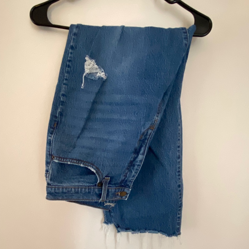 Universal Thread (12/31R) Dark Ripped Jeans